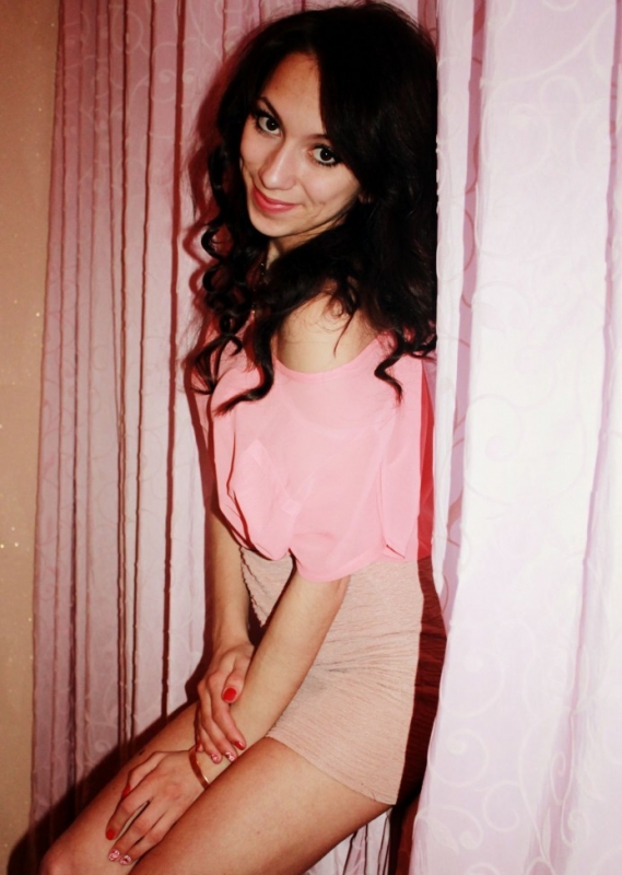 Опыт и опытность в моем деле позволяют мне угодить самым прихотливым клиентам. Я гарантирую конфиденциальность и полное удовлетворение твоих желаний. Возможности, которые я предлагаю, включают классический секс, оральный секс, эротический массаж и многое другое. Фото, раскрывающее мою нежную сексуальность, доступно по запросу. Живу в Москве и готова встретиться с тобой прямо сейчас. Отзывы моих довольных клиентов говорят сами за себя. 🌹😘 16421, 22 года