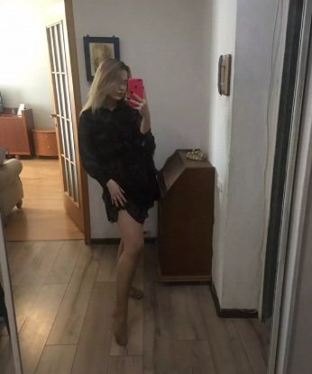 Живу в Москве и готова стать твоей компаньонкой на вечер или ночь. 🔥
Мои услуги охватывают широкий спектр: от расслабляющего массажа и эротических игр до горячего секса или просто приятного общения. Возможностей со мной - множество, и я готова исполнить самые сокровенные желания. 💦
Мои клиенты отмечают мою красоту, страсть и профессионализм. Я умею слушать и понимать, всегда готова прислушаться к твоим желаниям и фантазиям. Узнавать новое и экспериментировать - моя страсть. 💋
В моих фото ты найдешь подтверждение моей естественной красоты и сексуальности. Я ухоженная и страстная, готовая разделить с тобой ночь наслаждения. 🌙💫
Встречи со мной - это высшая степень релакса и удовольствия. Доверься моим ловким рукам и страстным губам, и ты обретешь искру страсти и сладкие мгновения счастья.+ 2511, 20 лет